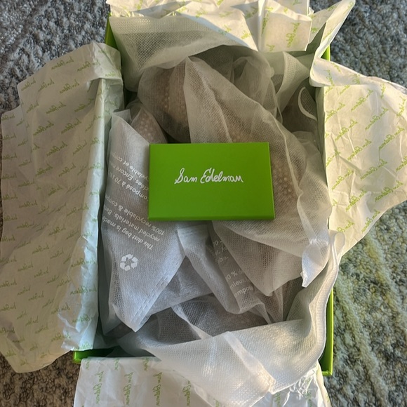 A must have for the holidays! - Picture 5 of 5